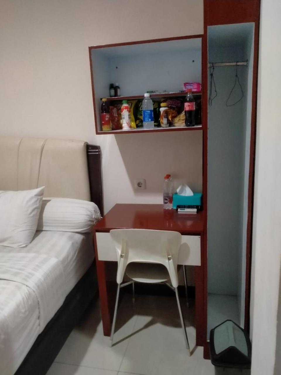 Dekost Madiun Hotell Exteriör bild